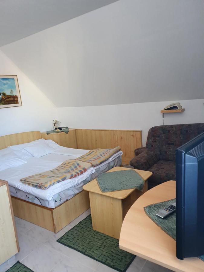 Hotel Gala Panzio Simontornya Zewnętrze zdjęcie