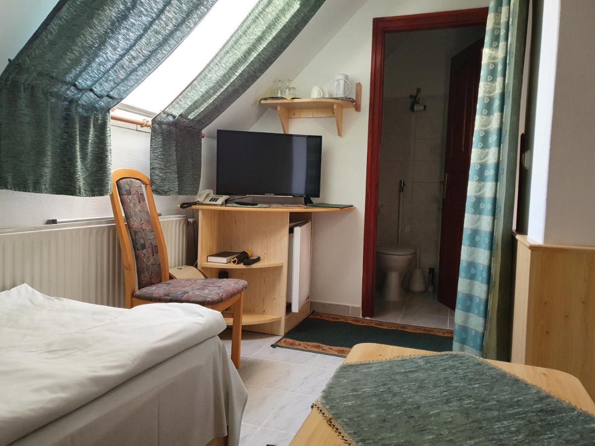 Hotel Gala Panzio Simontornya Zewnętrze zdjęcie