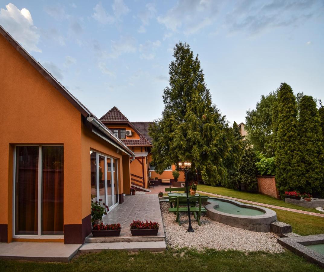 Hotel Gala Panzio Simontornya Zewnętrze zdjęcie