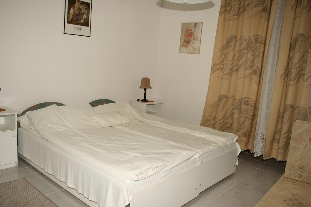 Hotel Gala Panzio Simontornya Pokój zdjęcie